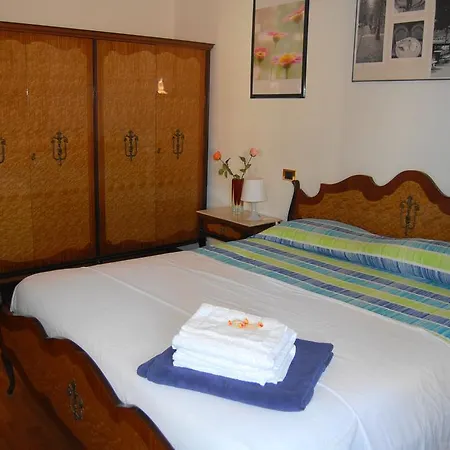 فندق مبيت وإفطار La Maison Di Alice Castiglione Chiavarese
