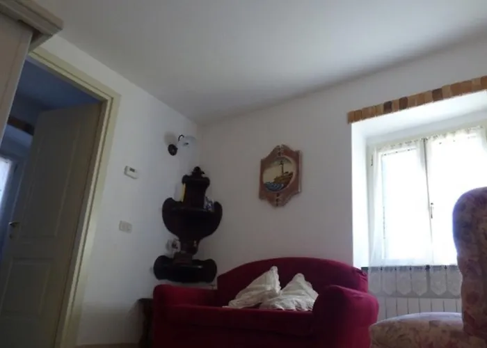 La Maison Di Alice Bed and Breakfast Castiglione Chiavarese